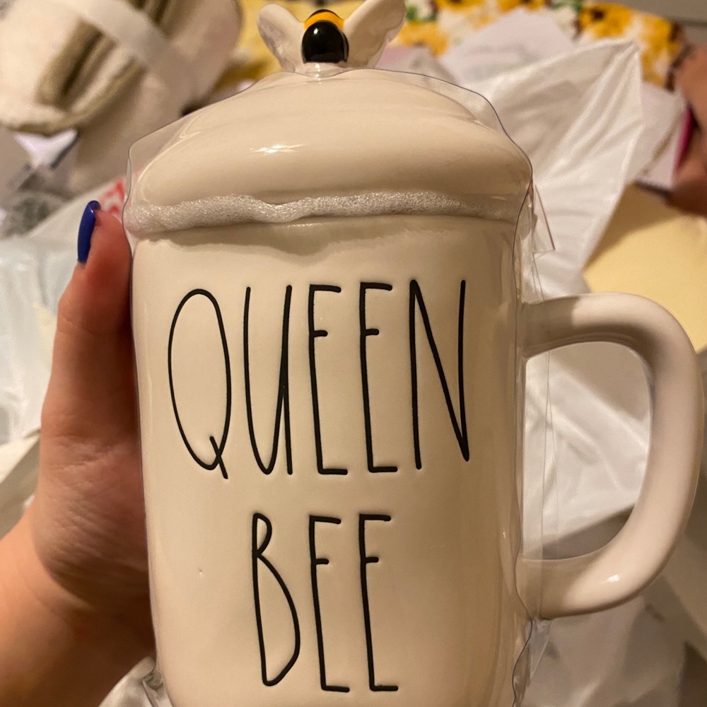 queen bee rae dunn mug
